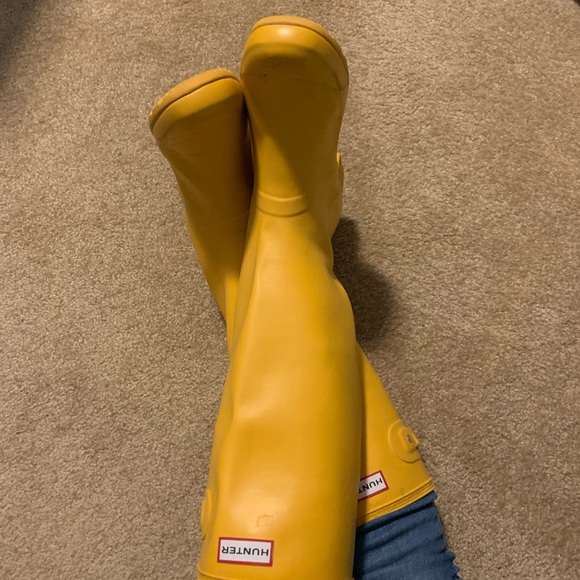 hunter rain boots size 8